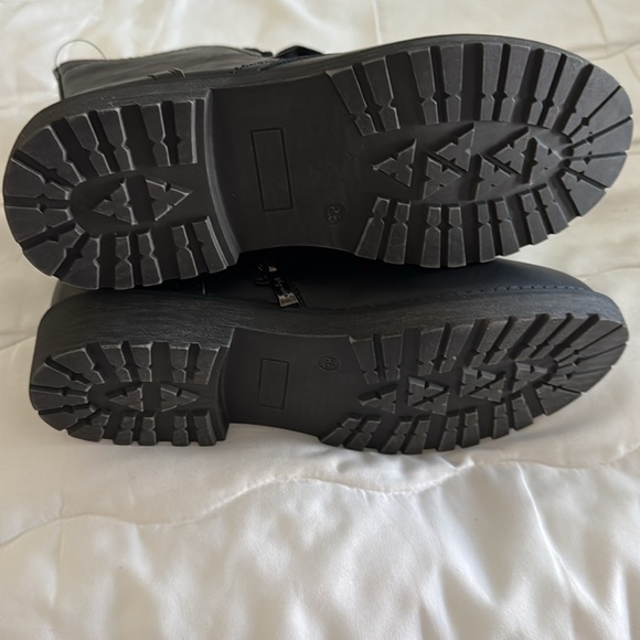 Vagabond Black Combat Boots - Picture 5 of 6